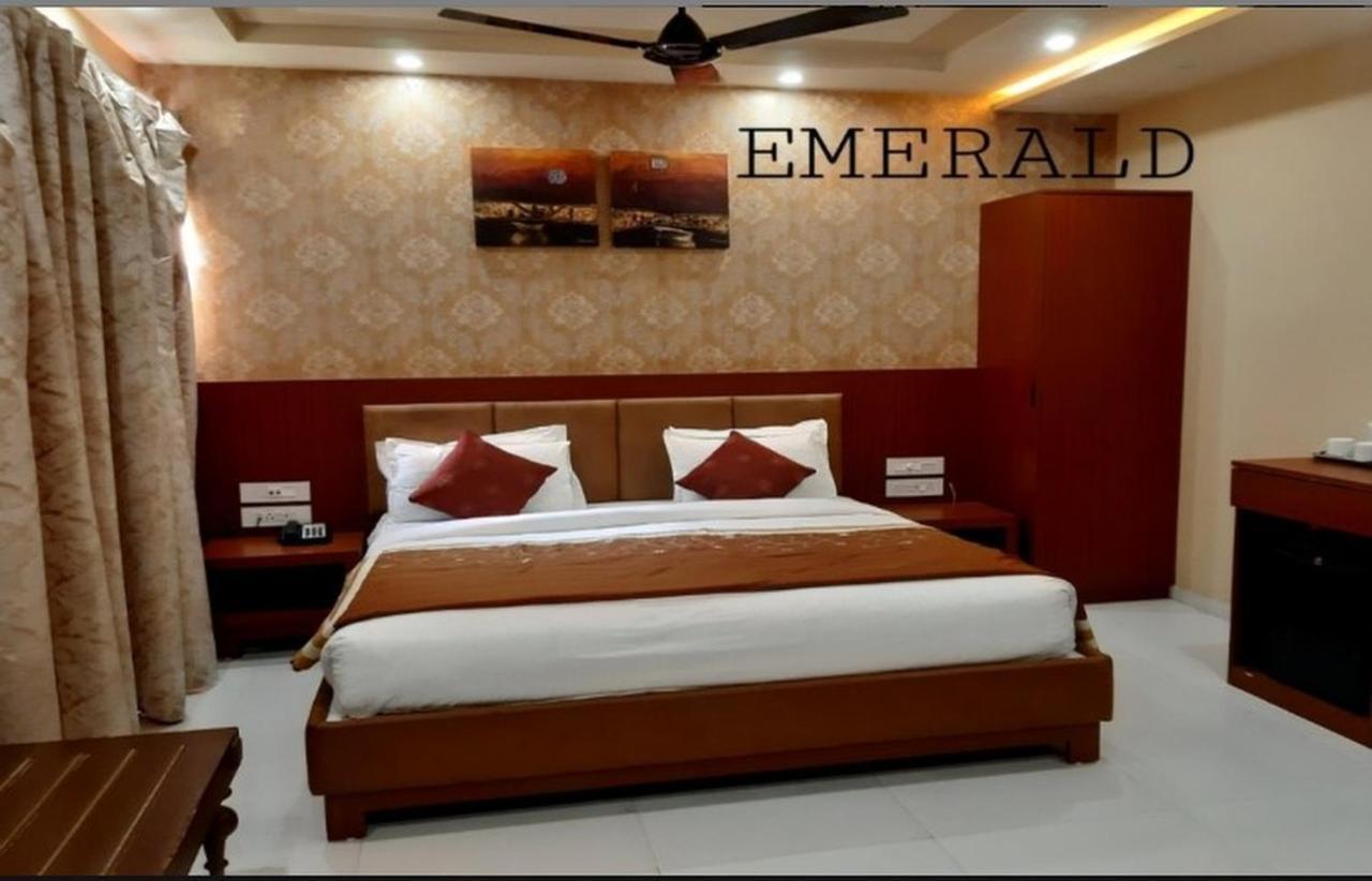 The Emerald Club ,Раджкот Екстер'єр фото
